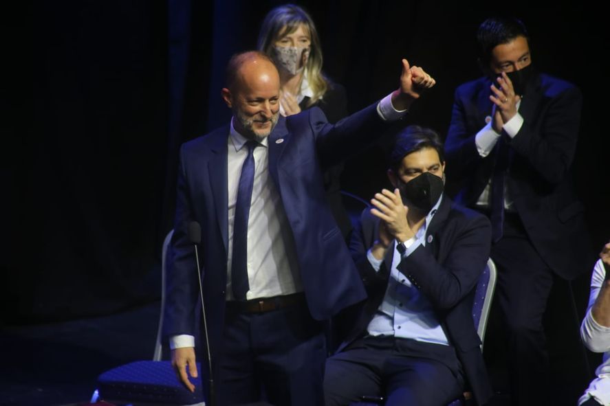 Martín Insaurralde juró como nuevo jefe de Gabinete bonaerense.