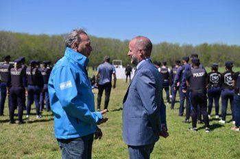 Martín Insaurralde junto a Berni en la Escuela de Policía Juan Vucetich.
