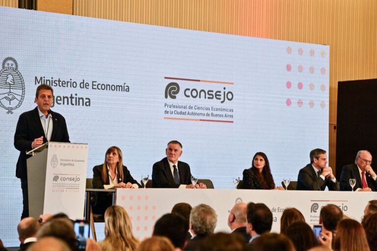 Una por una, las medidas para autónomos, monotributistas y pymes que anunció Sergio Massa