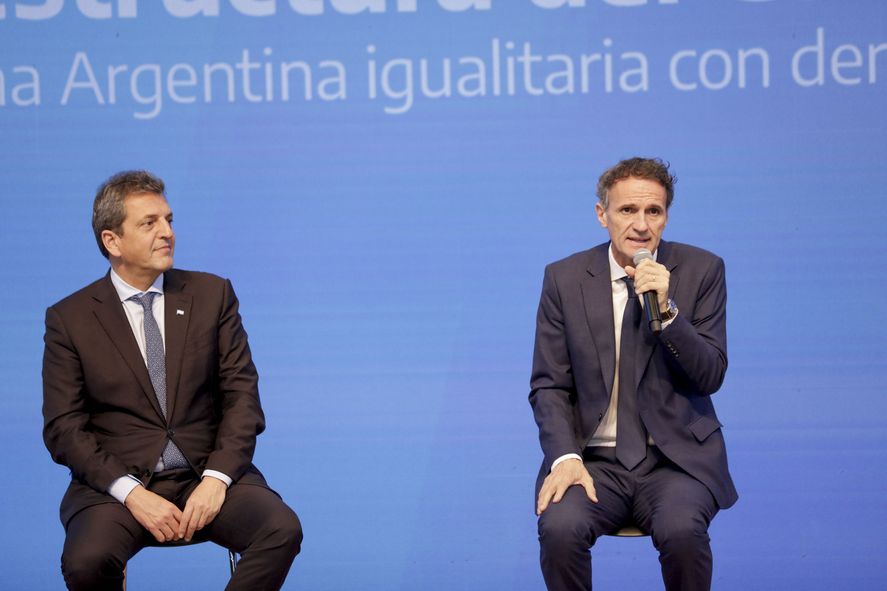 Junto a ministros y gobernadores del norte, Sergio Massa presentó obras de infraestructura de cuidado. "La mano del Estado tiene que ser visible" dijo.