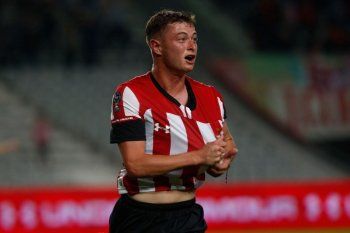 Matías Pellegrini, en uno de los festejos que tuvo en Estudiantes