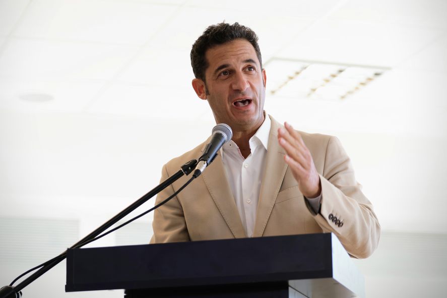 Matías Tombolini presentó el programa para los puertos junto a Axel Kicillof