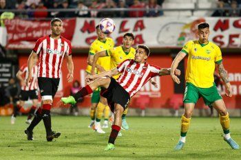 Mauro Méndez en acción en Estudiantes vs. Defensa (Foto: prensa EDLP).