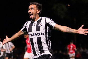 Estudiantes puso sus ojos en el fútbol de Uruguay.