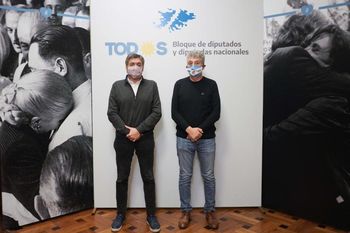 Máximo Kirchner junto a Gustavo Barrera