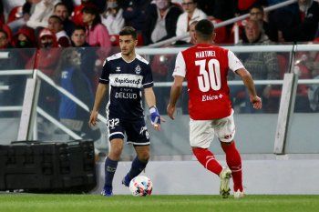Matías Melluso en la visita de Gimnasia a Independient