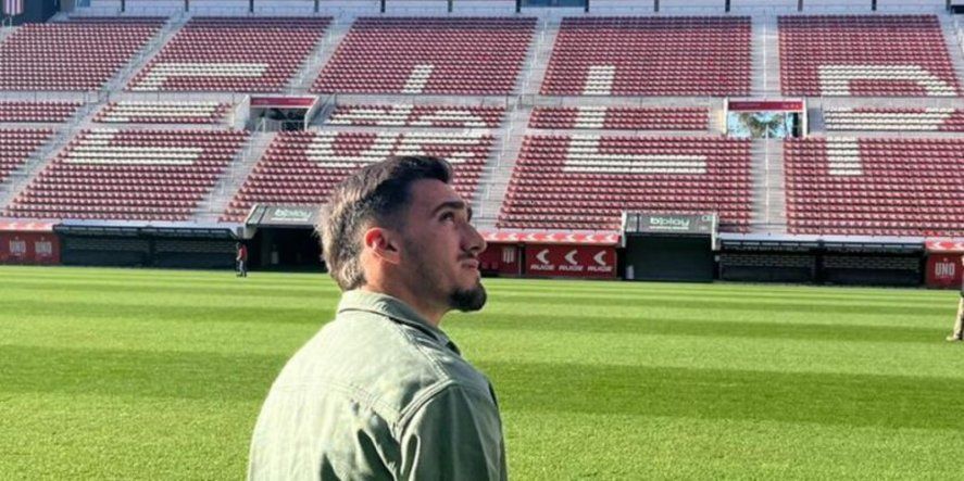 Mauro Méndez, jugador de Estudiantes, en el estadio UNO