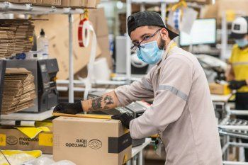Los trabajadores de los depósitos de Mercado Libre están incluidos en las paritarias de carga y descarga.