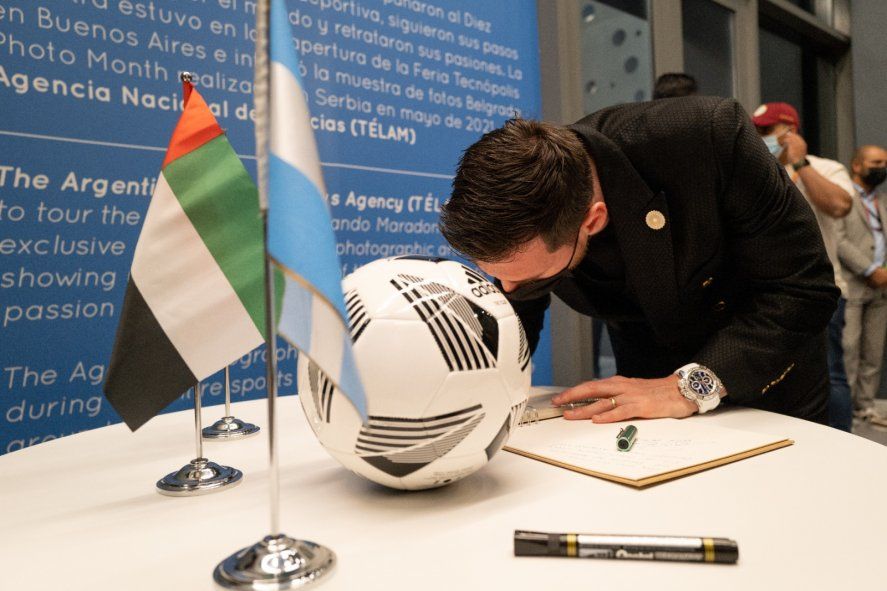 Lionel Messi en el pabellón de Argentina en la Exposición de Emiratos Árabes Unidos