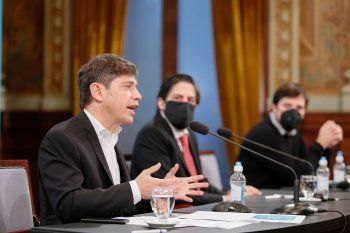 Kicillof dijo que empezará a trabajar en protocolos para que vuelvan las clases presenciales. 