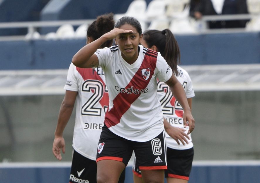 Milagros Díaz, ex Gimnasia, marcó el 3-0 para el fútbol femenino de River. (Foto: prensa CARP)