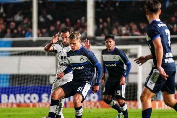 Ignacio Miramón en la visita de Gimnasia a Central Córdoba en la Liga Profesional