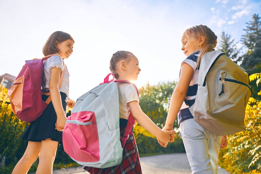 El Colegio de Kinesiólogos bonaerense difundió una serie de recomendaciones para evitar lesiones por el uso de mochilas escolares. ¿Cuáles son los riesgos?