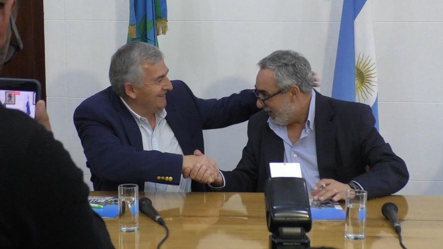 Miguel Fernández y el titular del Comité Nacional de la UCR, Gerardo Morales