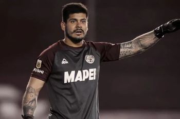insultos en ingles para un homonimo del arquero lucas acosta de lanus