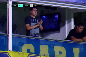 Riquelme homenajeó a Maradona en el minuto 10 del partido de Boca, después llegaría un momento poco visto.