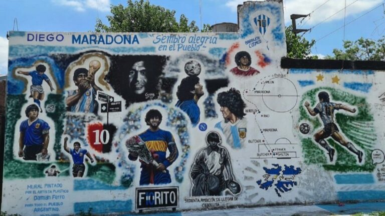 Diego Maradona: la tumba abandonada se volvió viral