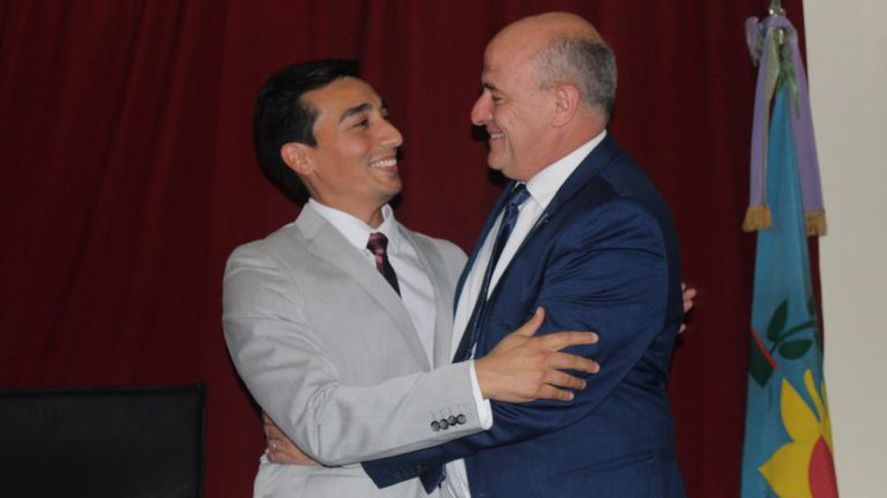 El intendente de Coronel Rosales, Mariano Uset, junto al presidente del Concejo, que lo salvó de rendir cuentas sobre el uso del fondo educativo