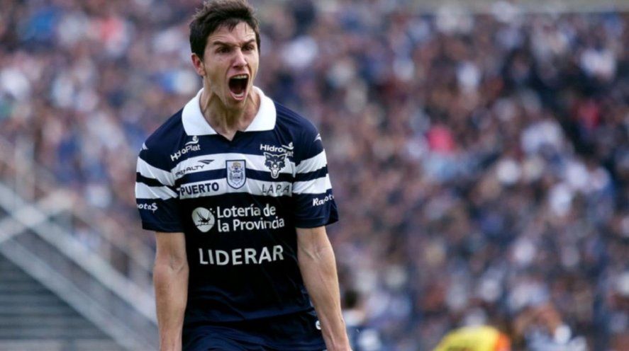 Nacho Fernández con la camiseta de Gimnasia Nacho Fernández con la camiseta de Gimnasia