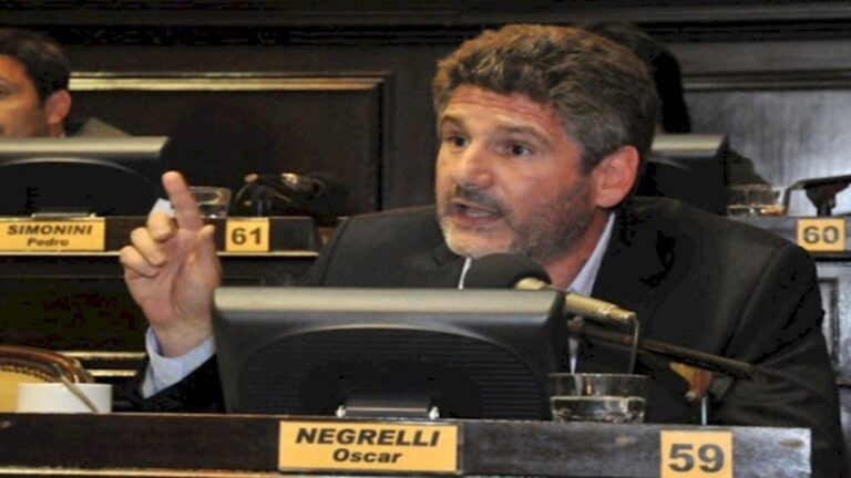 Oscar Negrelli, Secretario de Coordinación de la Municipalidad de La Plata: “Se está armando un centro senegalés no solo para la venta, también para que muestren su cultura”