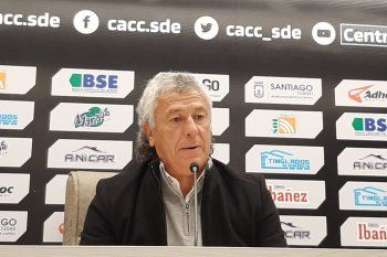 Néstor Gorosito, técnico de Gimnasia, en Santiago del Estero