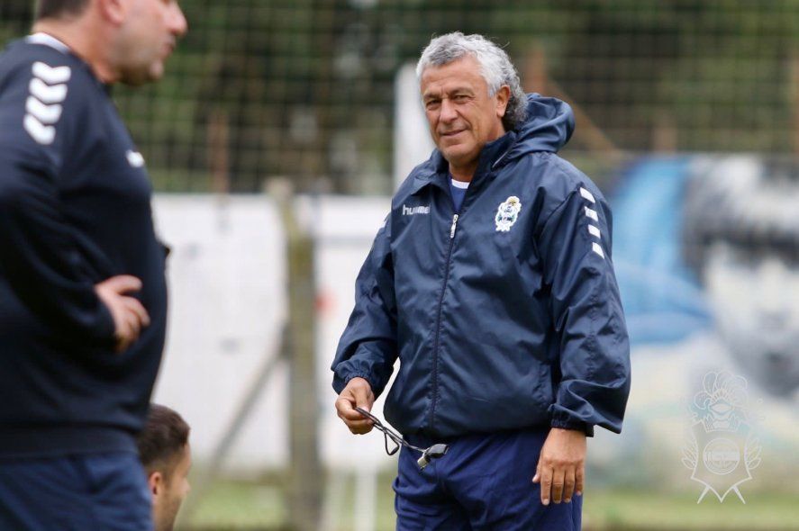 Néstor Gorosito en el entrenamiento de Gimnasia