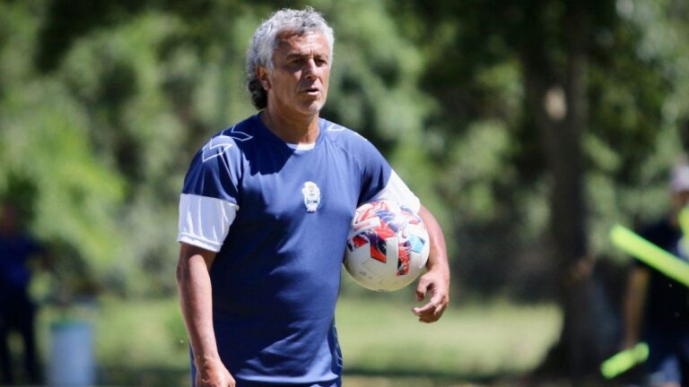 Gimnasia entrena y Néstor Gorosito define los cambios