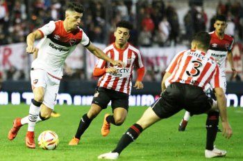 Estudiantes y Newells se verán las caras hoy en Rosario.