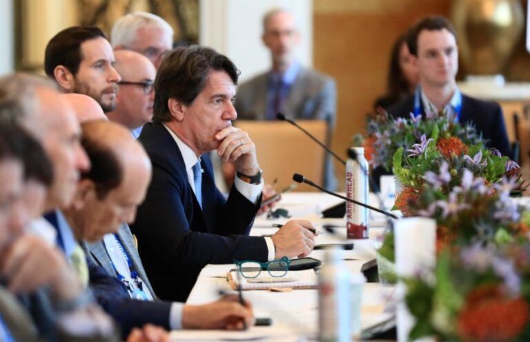 El Gobierno desmiente que Javier Milei vaya a echar a uno de sus ministros