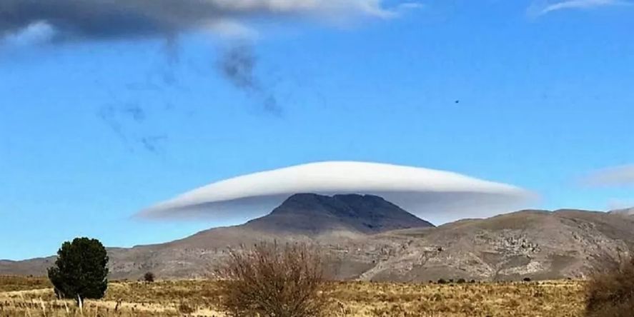 La nube con forma de OVNI que apareció en Sierra de la Ventana se trata de un fenómeno llamado nube lenticular