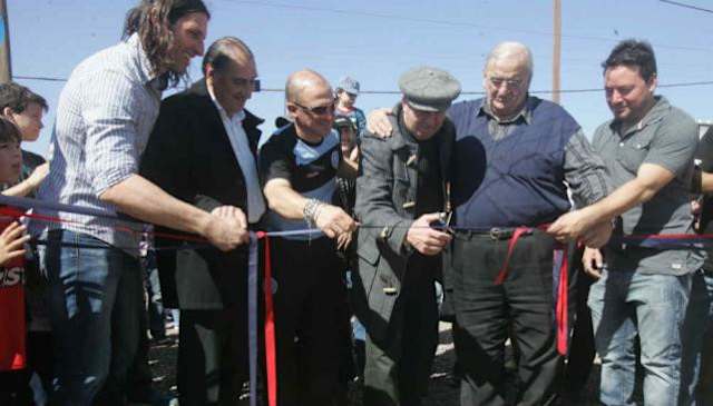 2014. En Córdoba, Las Palmas está su cancha: Su casa y su barrio le dieron al estadio de la ciudad el nombre de Carlos Timoteo Griguol. El maestro es amado en cada rincón del país.