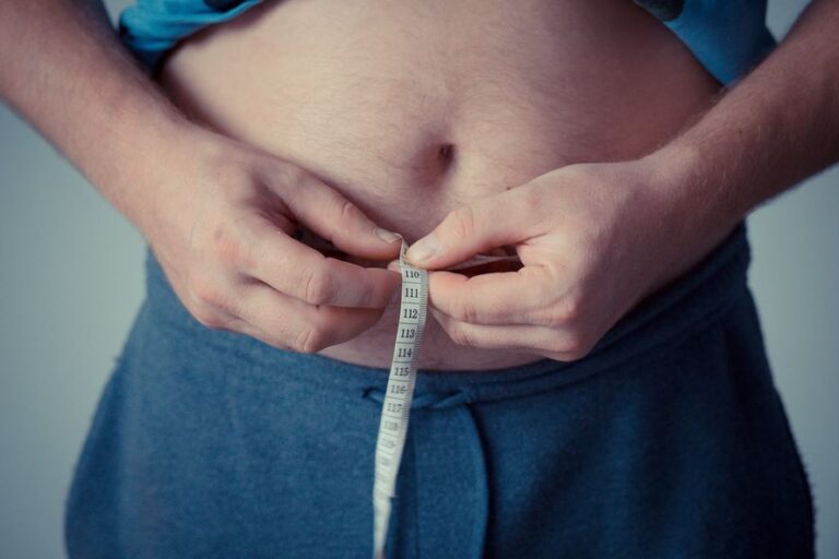 Las obras sociales deberán cubrir tratamientos contra la obesidad