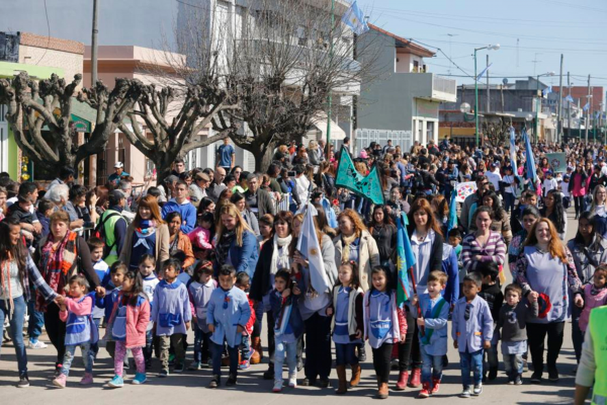 Lisandro Olmos celebrará sus 111 años con bandas en vivo, paseos de artesanos, food trucks y actividades para toda la familia. 