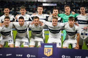 Antonio Napolitano en un once titular de Gimnasia durante 2023.