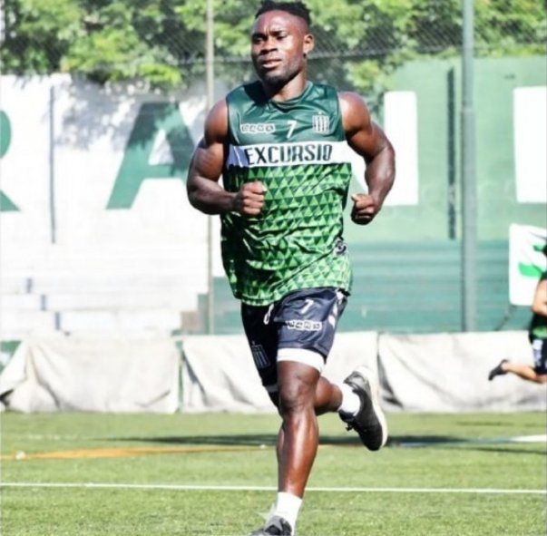 Felix Orode entrenándose en Excursionistas