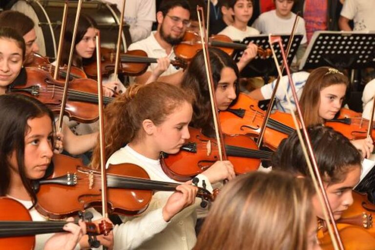 La Orquesta-Escuela de Chascomús tocará el himno en la Quinta de Olivos y será transmitido por la TV Pública 