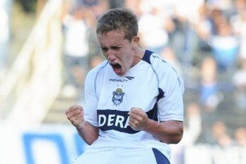 Pablo De Blasis, una década atrás, con la camiseta de Gimnasia. El regreso está cerca.
