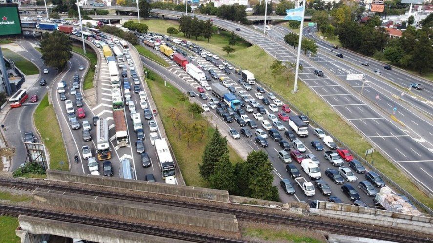 La Panamericana, a paso de hombre por los controles en zona norte.