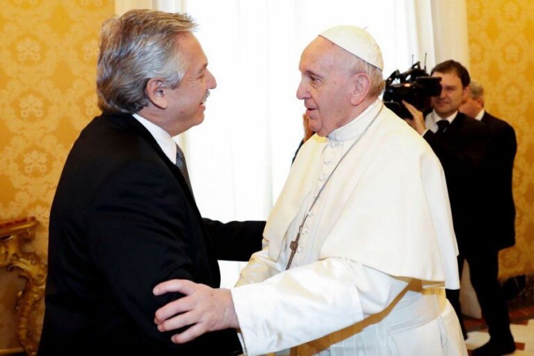 El papa Francisco recibió a Alberto Fernández en el Vaticano