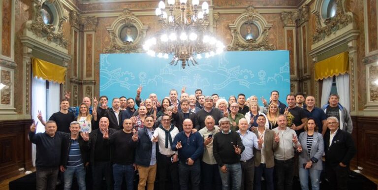 Sindicatos reafirmaron el respaldo a Axel Kicillof con una potente foto en Gobernación