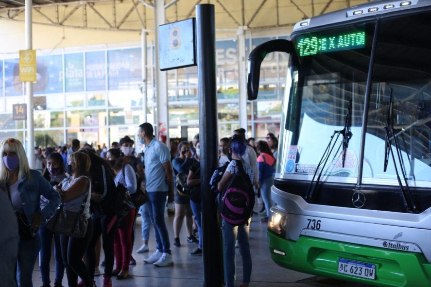 El paro de colectivos de la UTA en La Plata afectará a líneas provinciales y municipales