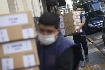 El operativo de las PASO nacionales podría costar 20.000 millones de pesos. En el PJ no hay unidad respecto a qué hacer con ellas.