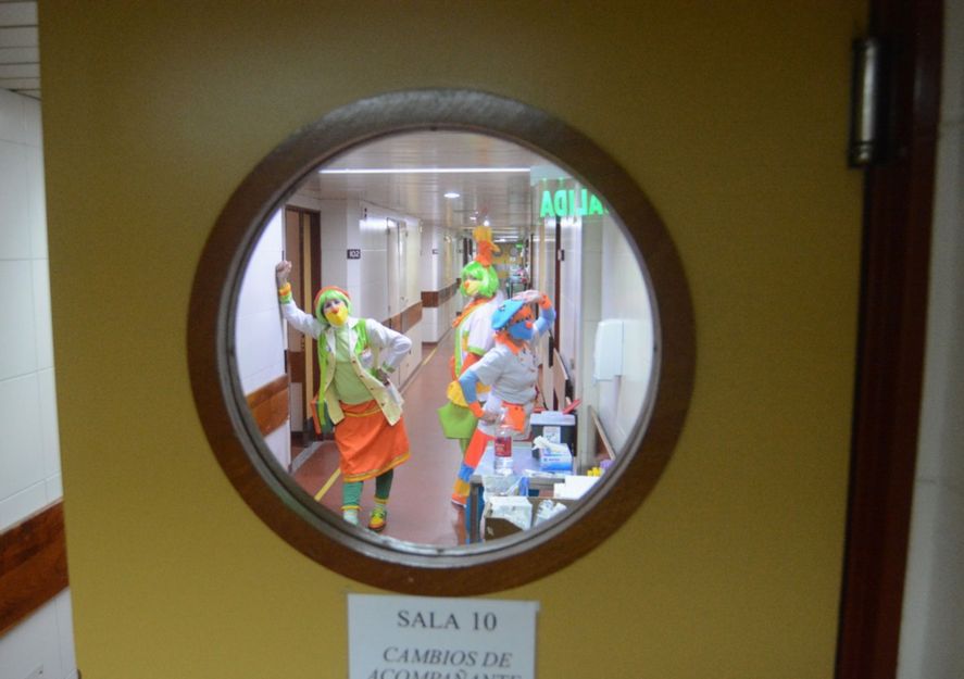 Desde hace una semana las salas de los hospitales volvieron a llenarse de colores y risas en Bahía Blanca.