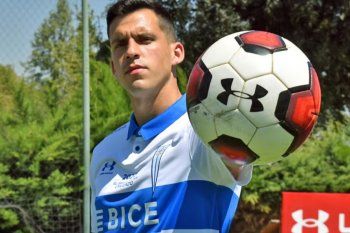 Nehuén Paz, jugador de U. Católica, quien llegará a Estudiantes como refuerzo