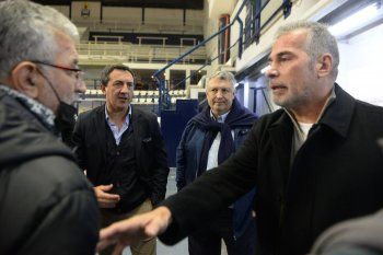 Gabriel Pellegrino, Mariano Cowen y Salvador Robustelli, en la Sede Social de Gimnasia (Foto Nicolas Braicovich)