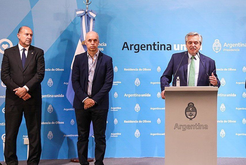 Coronavirus: Omar Perotti trató de seguir el modelo Larreta. Salió mal.