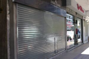 La economía sufre la caída más fuerte desde 2020 y queda al borde de la recesión, según el informe Di Tella
