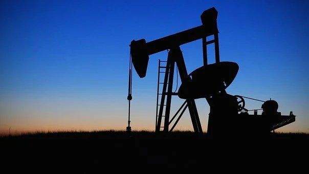 La extracción de petróleo se lleva a cabo de acuerdo a las características propias de cada yacimiento.