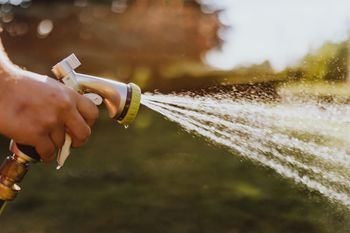 El gobierno de la Provincia brindan sugerencias para el uso solidario del agua.