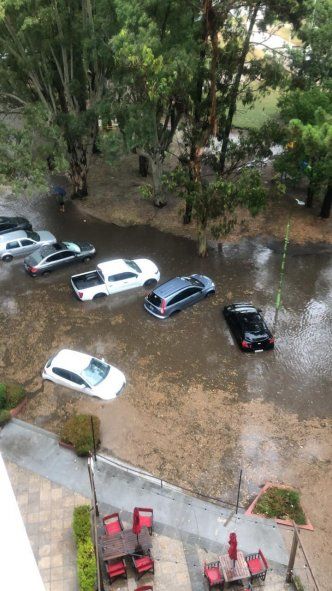 La ciclovía de Avenida Constitución en Pinamar se anegó tras las intensas lluvias (Foto: Facebook Marcos Guerrero)